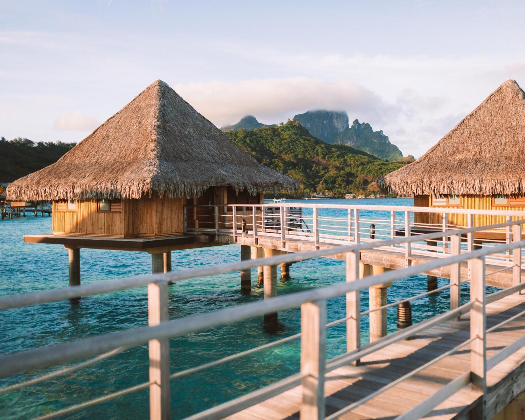 Overwater Bungalow King Bed Mountain View
