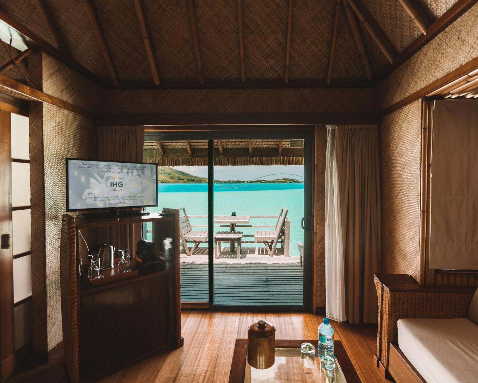Overwater Bungalow King Bed Mountain View